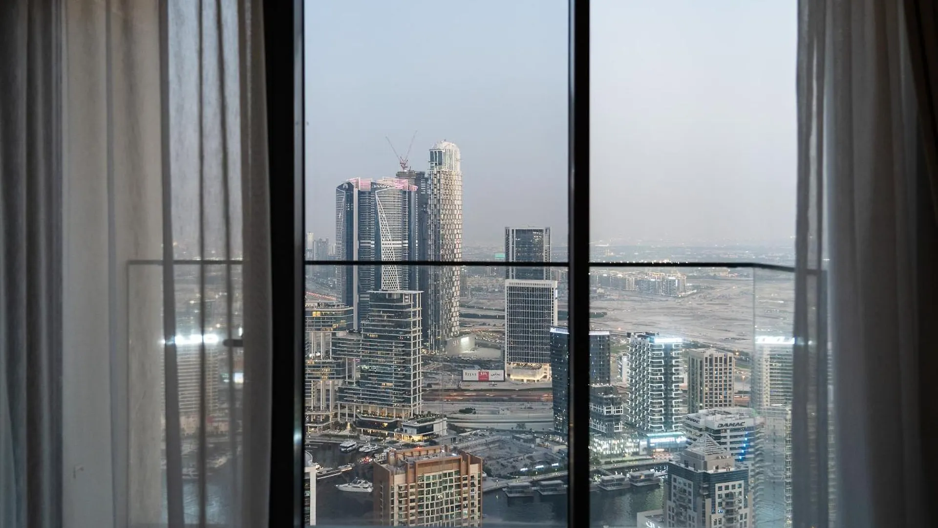 Stunning 2Br Apt Burj Royale 10 Mins Walk To Dubai Mall